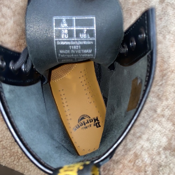 Dr. Martens 1460 Smooth Leather Lace Up Boots - Picture 5 of 6